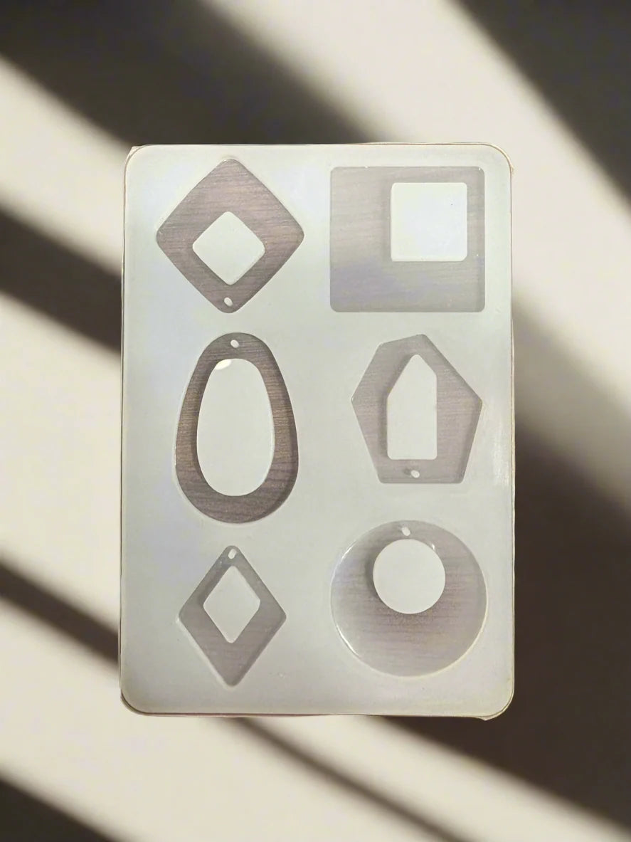 Keychain and Pendant 6 Cavity Mould 14x10cm 5mm Depth Silicon Mould