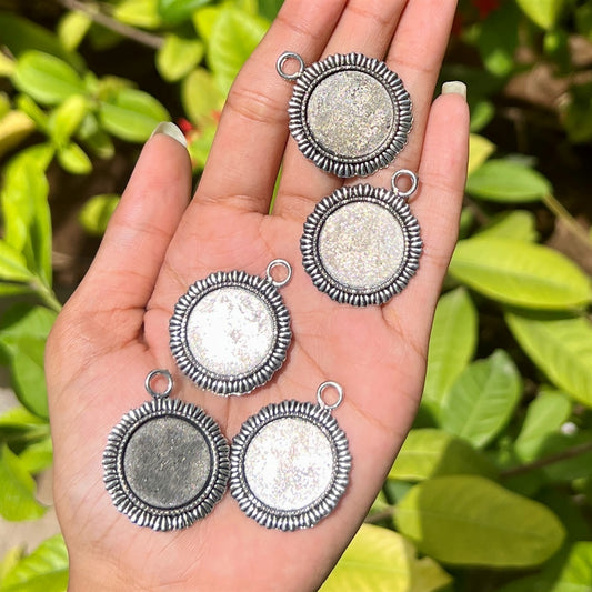 Royal Embossed Round Pendant Base - Silver (Set of 5)