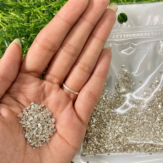 Silver Metallic Chips – 20g Pack